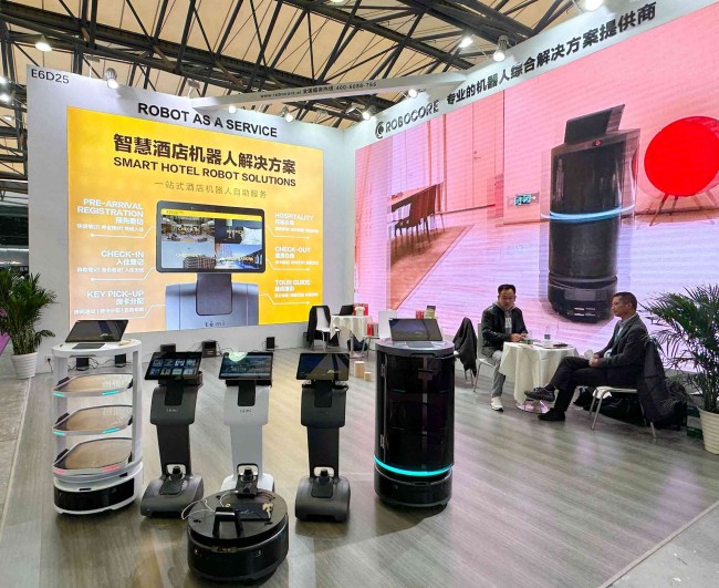 重构酒店机器人数智新应用 | 博歌携手temi机器人家族惊艳亮相上海国际酒店工程设计与用品博览会